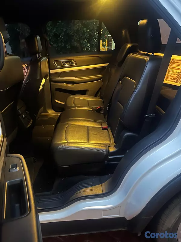 jeepetas y camionetas - Ford Explorer 2017 (Negociable)  2