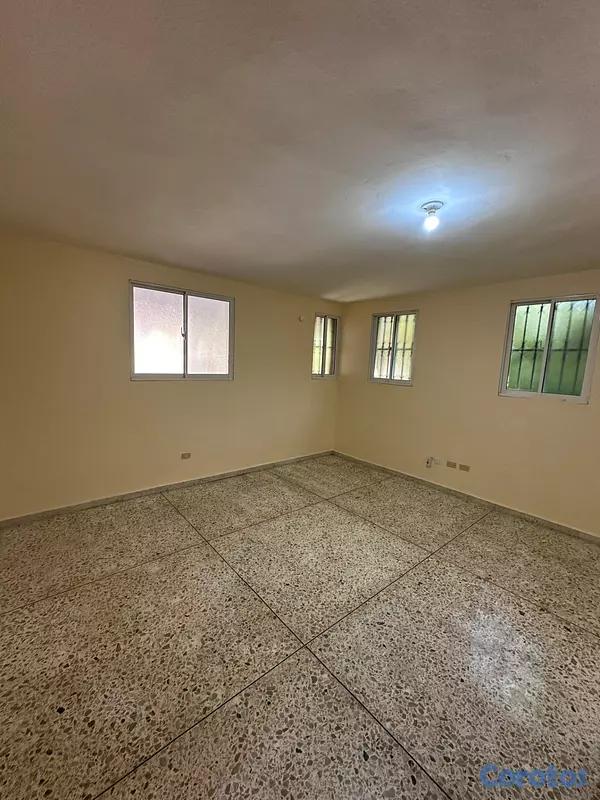 casas - Se alquila Casa renovada en Santiago 10
