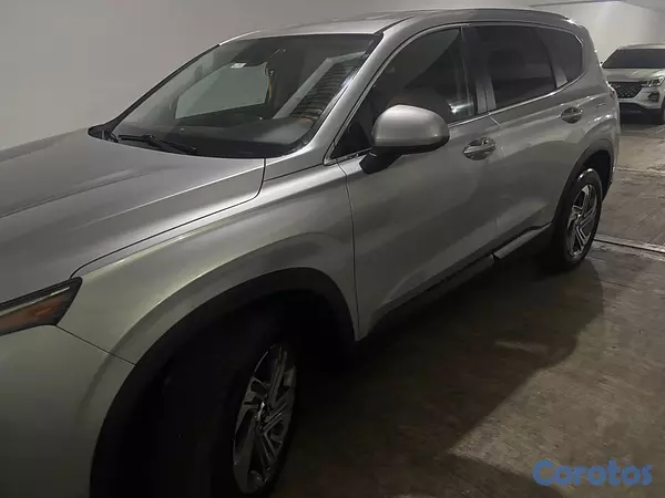 jeepetas y camionetas - Vendo Hyundai Santa Fe 2021 - Excelentes condicion 2