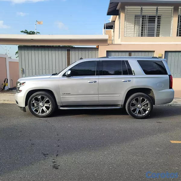 jeepetas y camionetas - Vendo Chevrolet Tahoe Premier Excelente Estado 4
