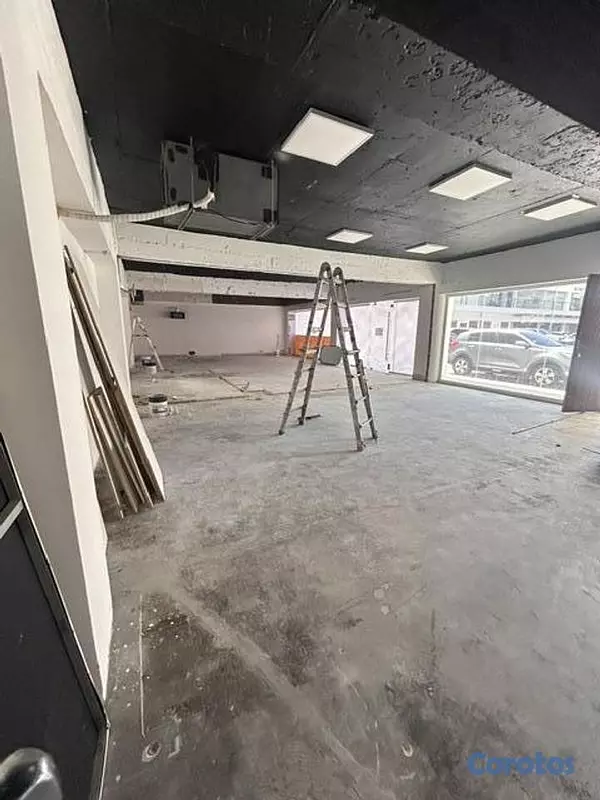 oficinas y locales comerciales - LOCAL COMERCIAL de 155mt2 EN ALQUILER En PIANTINI 4