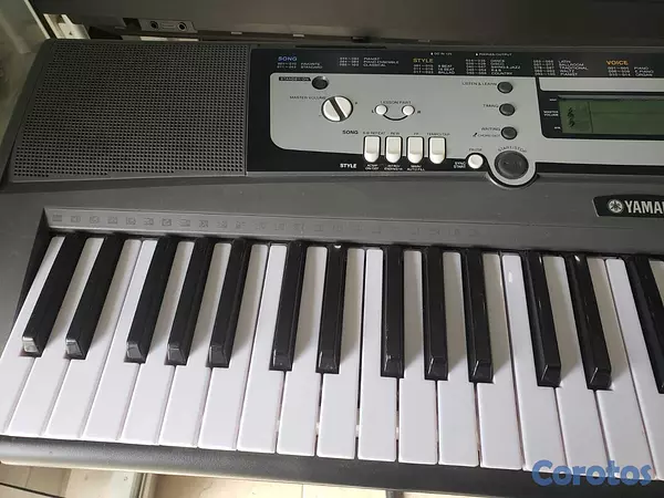 instrumentos musicales - Piano Yamaha EZ-200 -61teclas Incluye: fuente   -  4