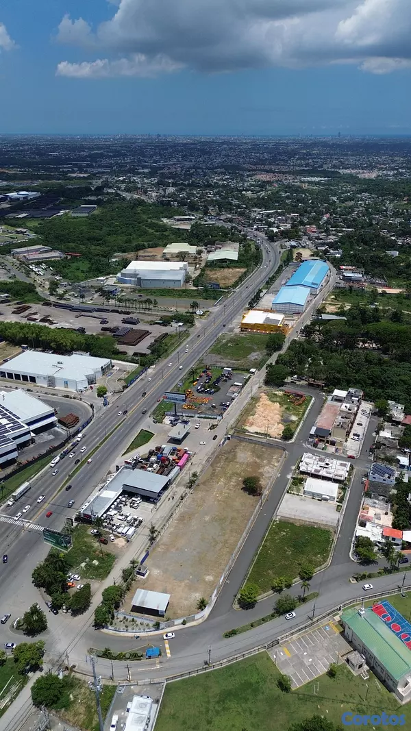 solares y terrenos - Solar en la Autopista Duarte de 5670m2 5