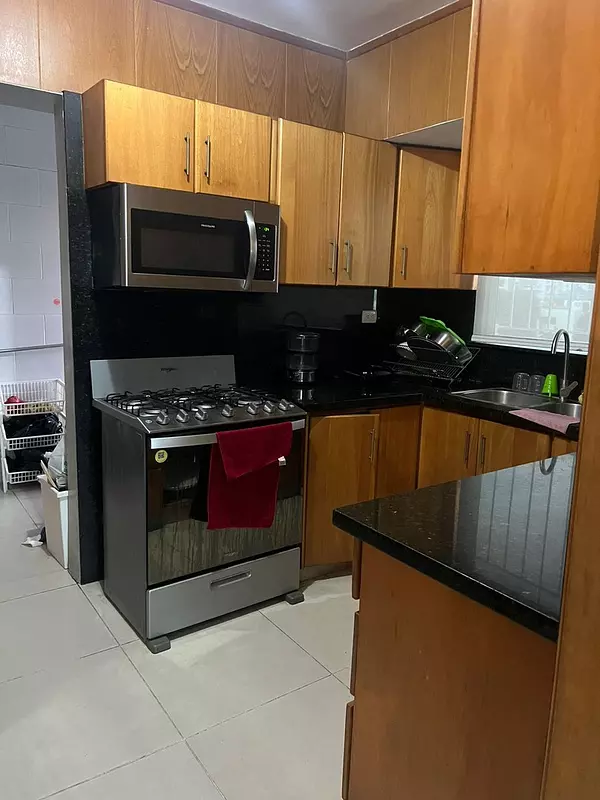 apartamentos - Sector: Evaristo Morales Construcción: 179 Metros² 8