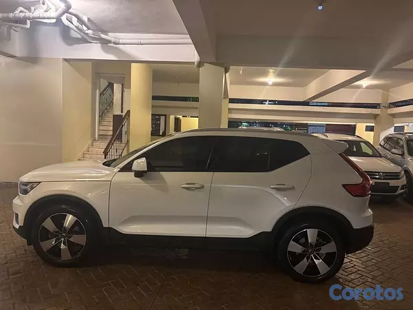 jeepetas y camionetas - volvo xc40 momentum t4 2022 3
