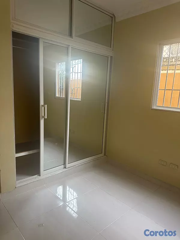 casas - Alquilo casa en la cienega el km 14 $23,000 un pri 9