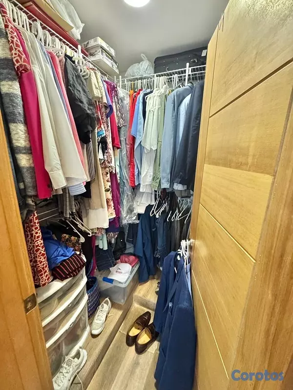apartamentos - vendo naco segundo nivel una habitación terraza 1.5 baños parqueo área de lavado 10