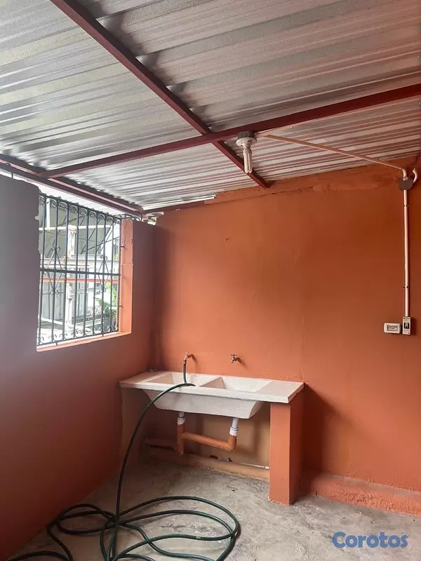 casas - CASA EN ALQUILER
 PARA VIVIENDA,NEGOCIOS
Y ALMACÉN,SANTO DOMINGO OESTE ALAMO 11