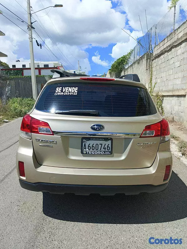 jeepetas y camionetas - Subaru  Outback Año 2010 4
