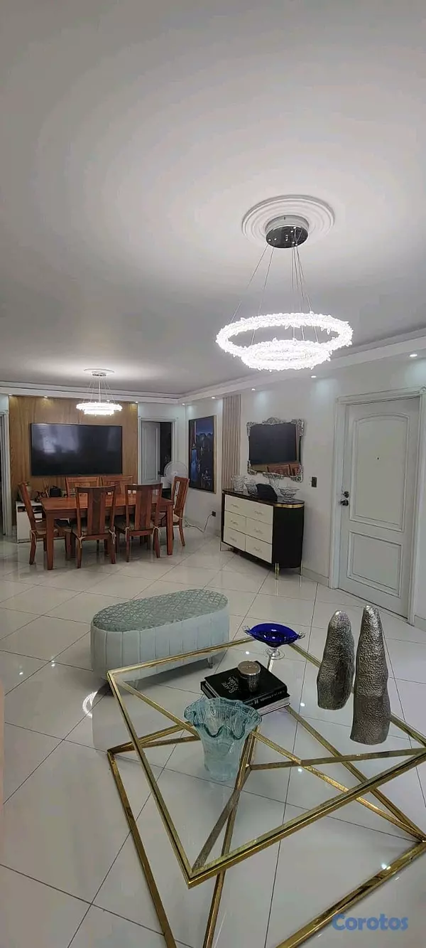 apartamentos - apartamento  10 m2 en Evaristo Morales  3 habitaciones  próximo a.la 27 de febre 2