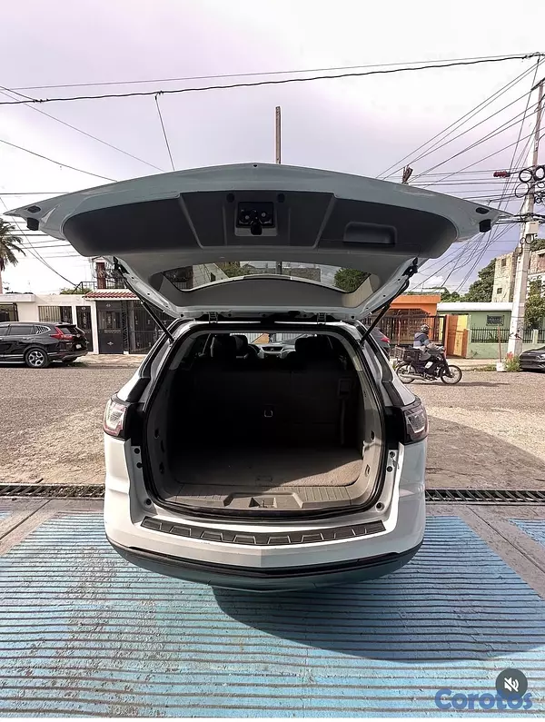 jeepetas y camionetas - Chevrolet Traverse LS 2016 9