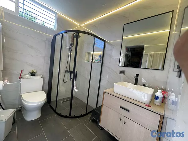 casas - Casa totalmente remodelada en venta en Quisqueya justo al borde del millón 15