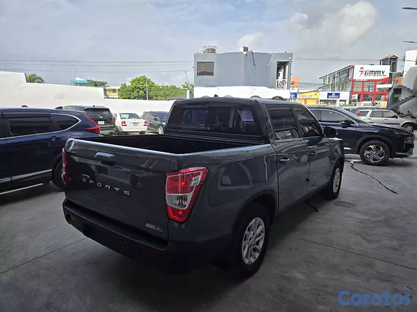 jeepetas y camionetas - KGM REXTON 2021 GRIS OSCURO DIESEL 10