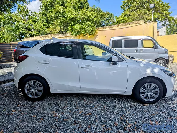 carros - Mazda 2 2020 7