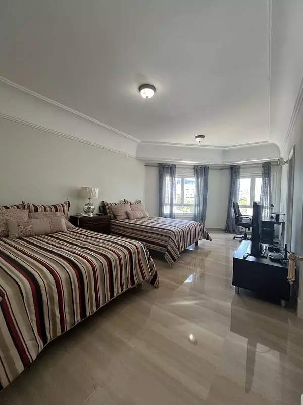 apartamentos - Apartamento en alquiler amueblado en plena Anacaona frente al parque 2