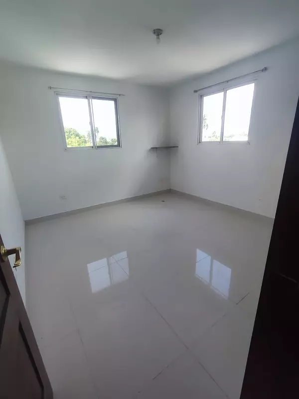 apartamentos - Vendo Apartamento 4to Nivel con Piscina en Llanos de Gurabo 2
