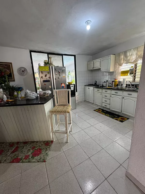 casas - Vendo casa en Costa Verde.  Perfecto para tu próximo proyecto  4