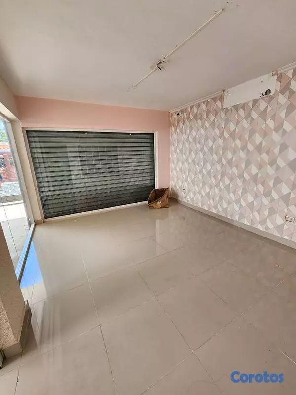oficinas y locales comerciales - Casa Comercial cerca de Caribe Tour y Cruz Roja |  8