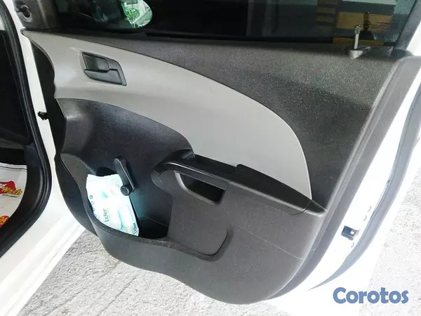 carros - Chevrolet Sonic LS Hatchback 2015 (Mecánico) 19