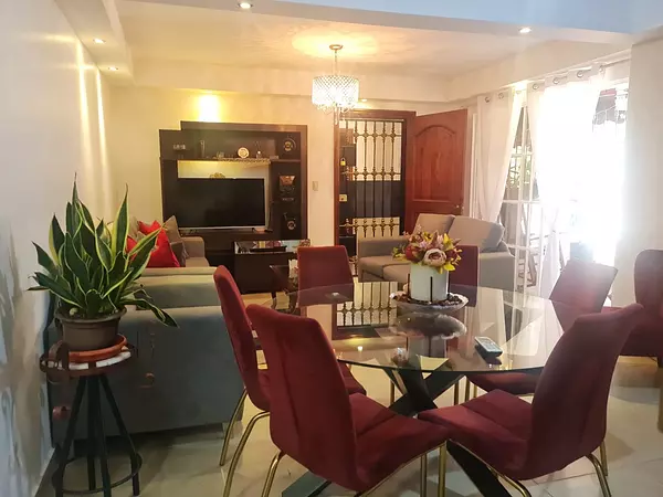 apartamentos - Avenida independencia km 9

2do piso

122 metros de construcción 
14 metros de p 5