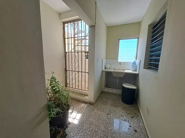 apartamentos - Apartamento 4to piso Urb. Solimar 6
