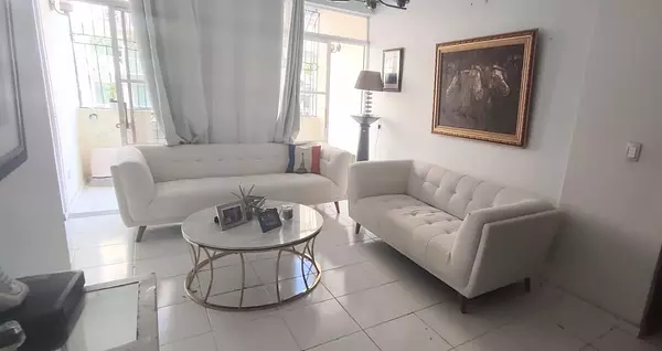 apartamentos - Apartamento en Venta
URBANIZACIÓN REAL
RD$ 12,000,000.00
Mantenimiento: RD$5,000 4