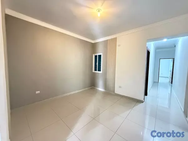 apartamentos - vendo Evaristo Morales tres habitaciones 2.5 baños dos parqueos balcón servicio  5