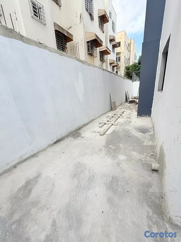 apartamentos - venta de apartamento primer piso con patio súper grande autopista de san Isidro  2