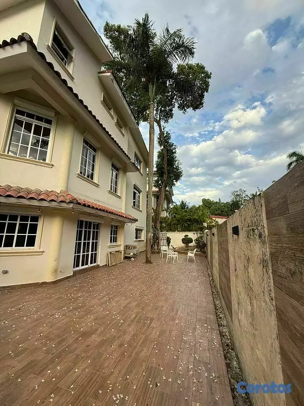 casas - Venta de Casa en Altos Arroyo hondo II 2