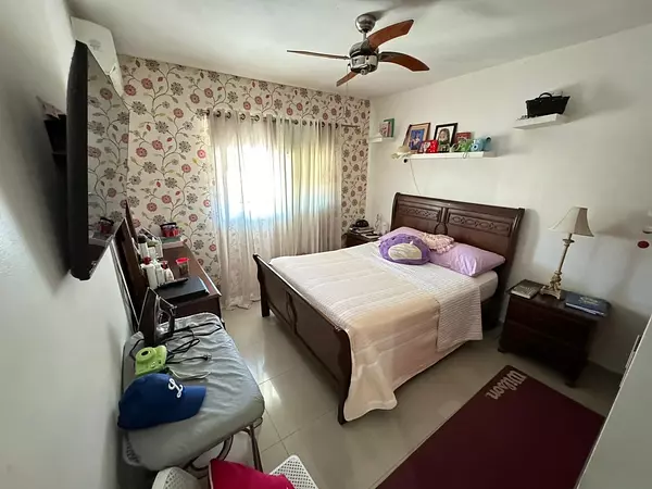 apartamentos - Apartamento en Venta
GALÁ
RD$8,000,000.00
Mantenimiento: RD$3,000.00

CARACTERÍS 9
