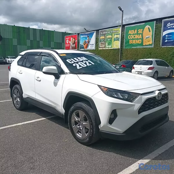 jeepetas y camionetas - Toyota RAV4 LE 2021 Oferta 3