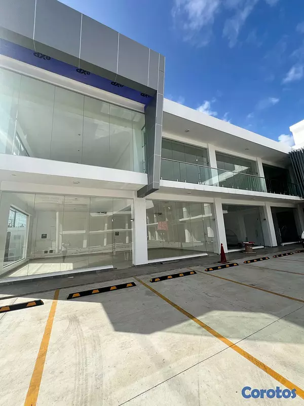 oficinas y locales comerciales - Locales en Villa Carmen Av. Charles de Gaulle  7
