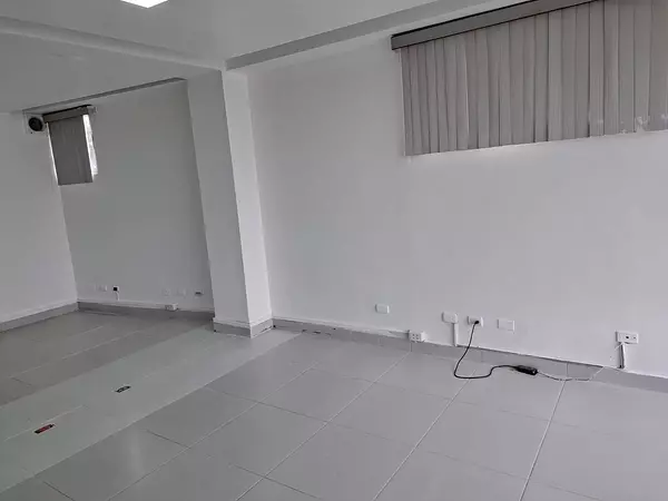 oficinas y locales comerciales - Local comercial en Arroyo hondo 7