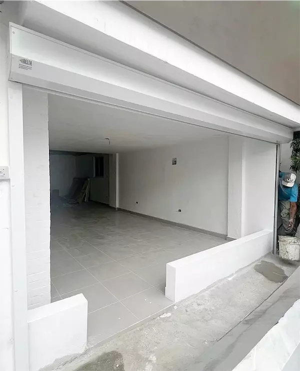 oficinas y locales comerciales - Local en bella vista primer nivel  2