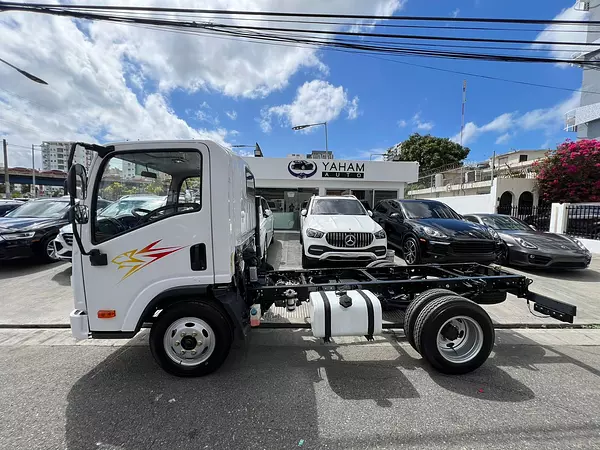 camiones y vehiculos pesados - FAW CA1040 10 PIES 2024 5