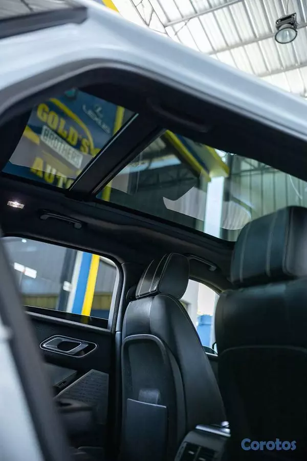 jeepetas y camionetas - Land Rover Range Rover Velar R-Dynamic 2018 Clean 11