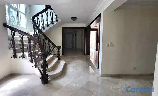 casas - Casa de 4 habitaciones 4 baños en alquiler en Los  3