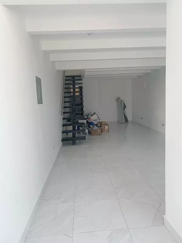oficinas y locales comerciales - Local de dos niveles espacio abierto 106 metros 7