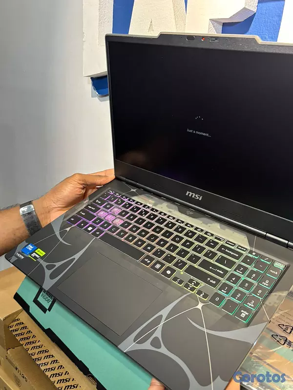 computadoras y laptops - laptop MSI KATANA ULTRA 7 TRX 5060 4