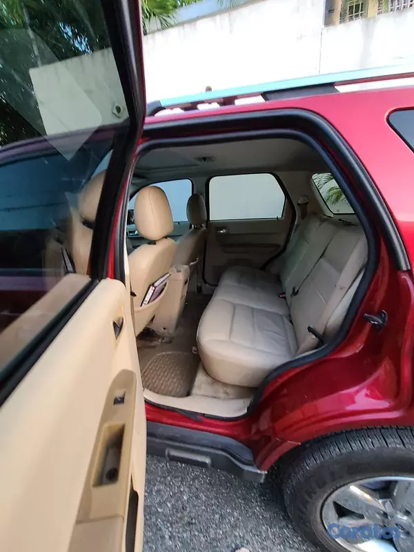 jeepetas y camionetas -  Ford Escape automática 4x4, motor V6. 7