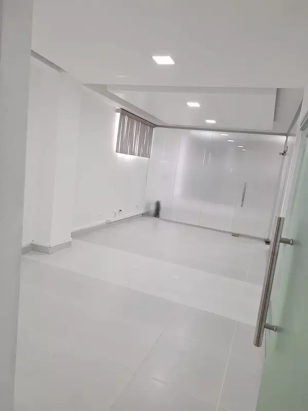 oficinas y locales comerciales - Local comercial en Arroyo hondo 4
