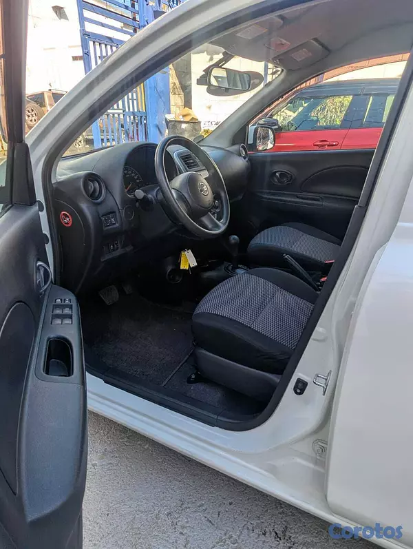 carros - NISSAN MARCH  6
