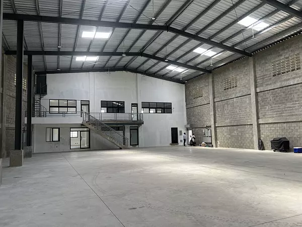 otros inmuebles - Nave Industrial alquile Engombe Santo Domingo este 6