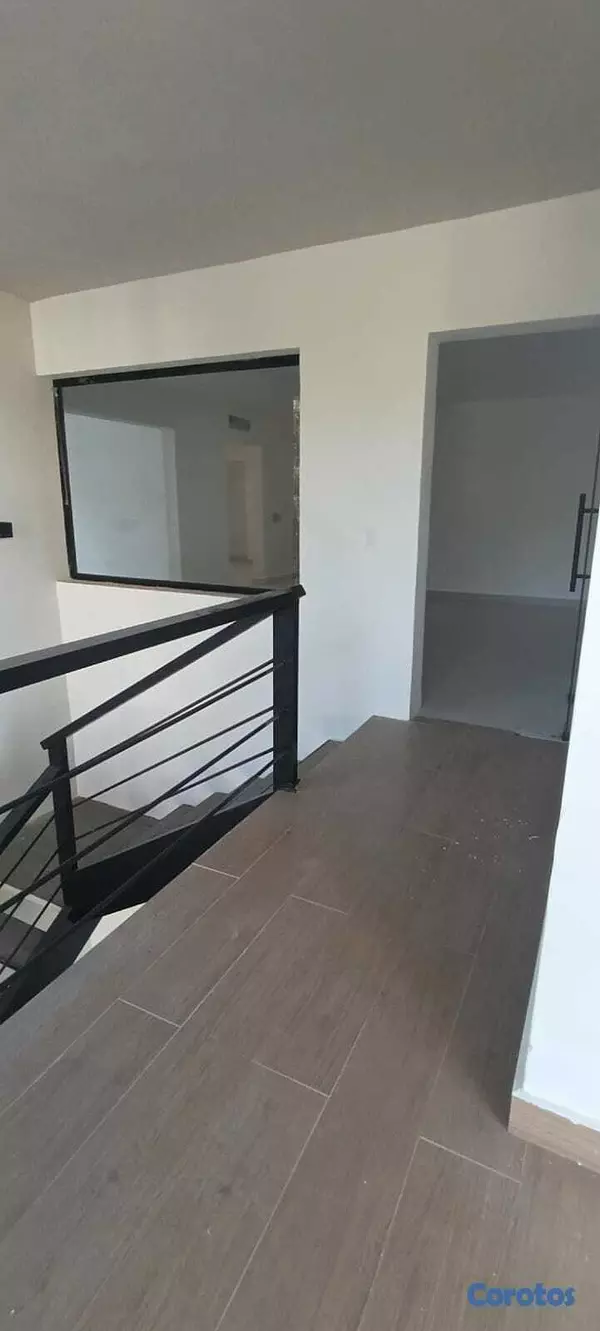 oficinas y locales comerciales - La Julia A Estrenar Impecable local en 2do nivel 3