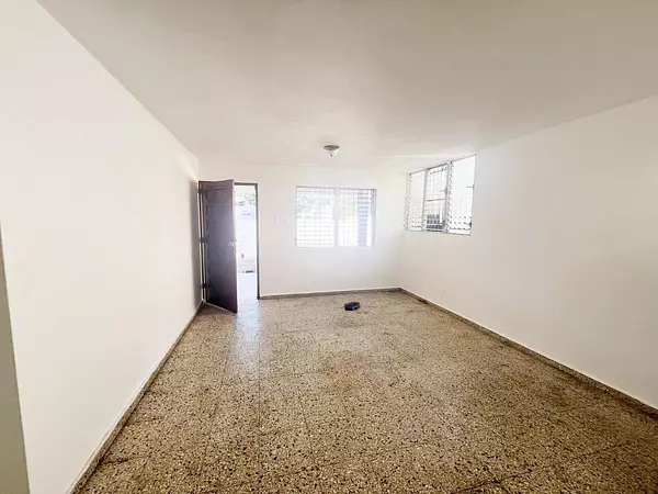 casas - Propiedad comercial centrica 5