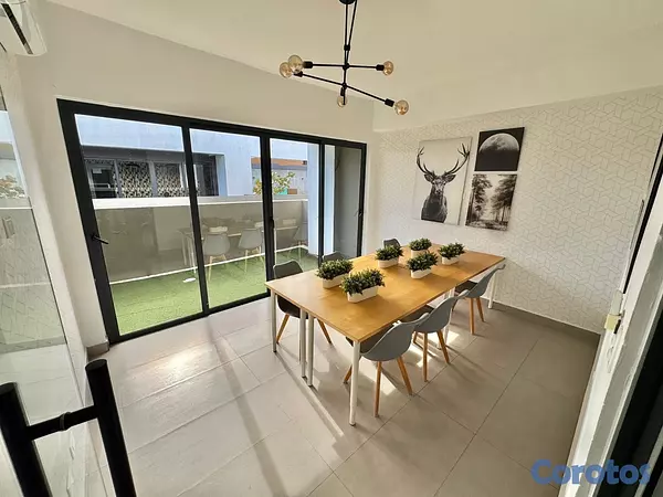 apartamentos - vendo Evaristo Morales tercer nivel tres habitaciones 2.5 baños dos parqueo  18