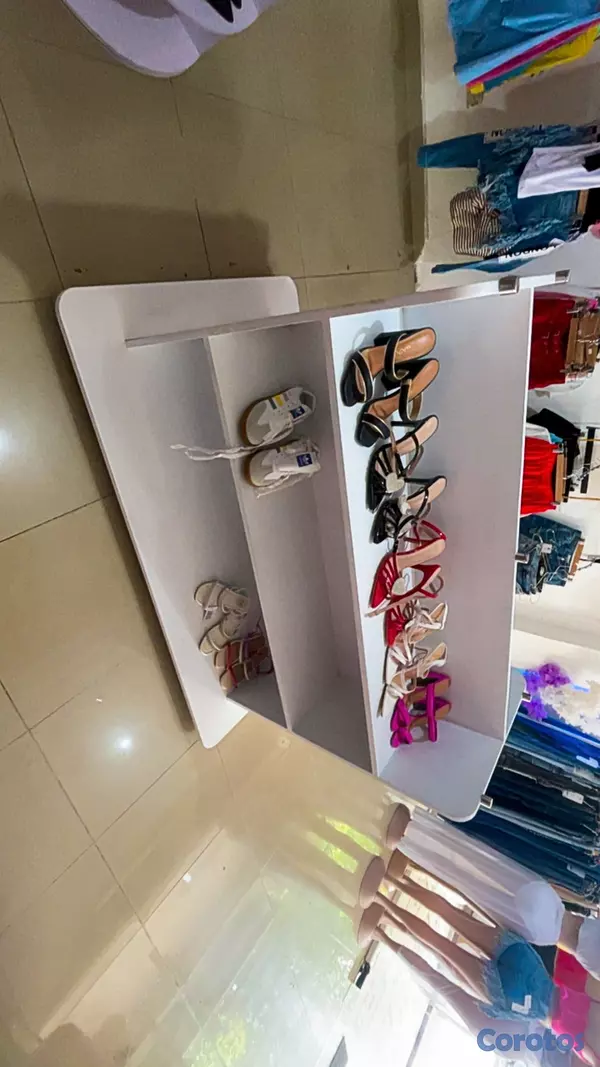otros inmuebles - se vende todo lo de esta tienda de ropa  4