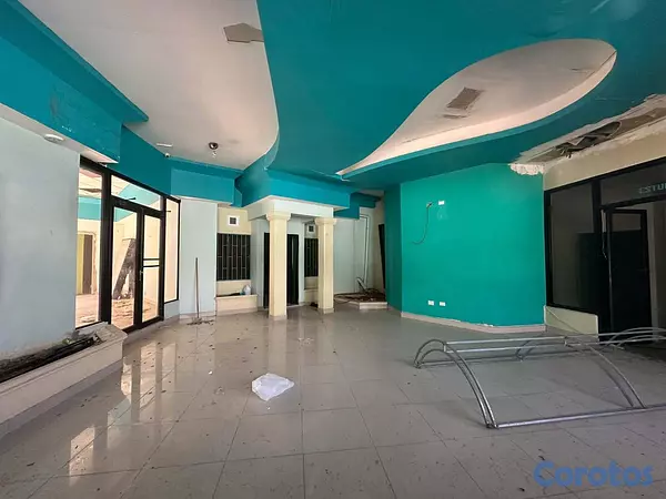 oficinas y locales comerciales - Edificio Comercial con Nave Industrial en Autopist 1