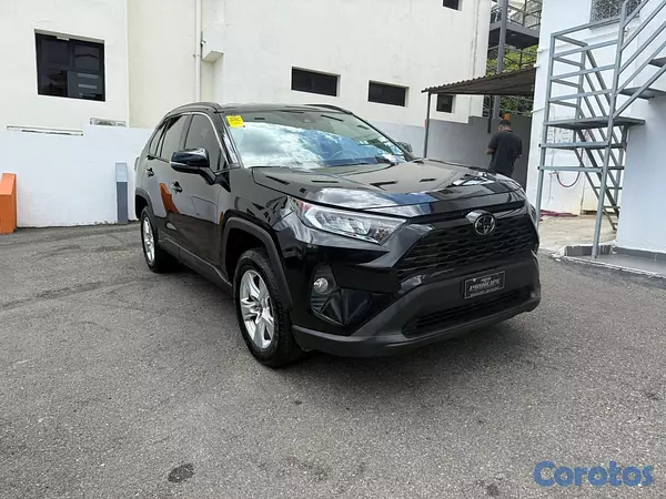 jeepetas y camionetas - Toyota Rav4 XLE 2021 3