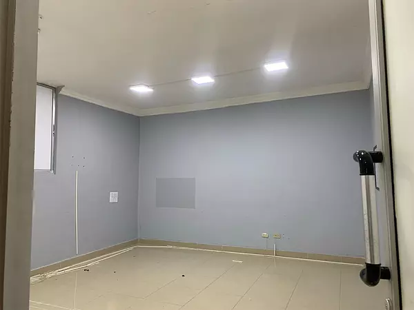 oficinas y locales comerciales - Local céntrico en Naco 5